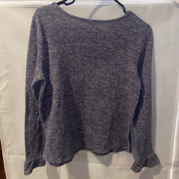 Elle Women’s Sweater in Grey with Scalloped Sleeves - Size Medium - Picture 4 of 4